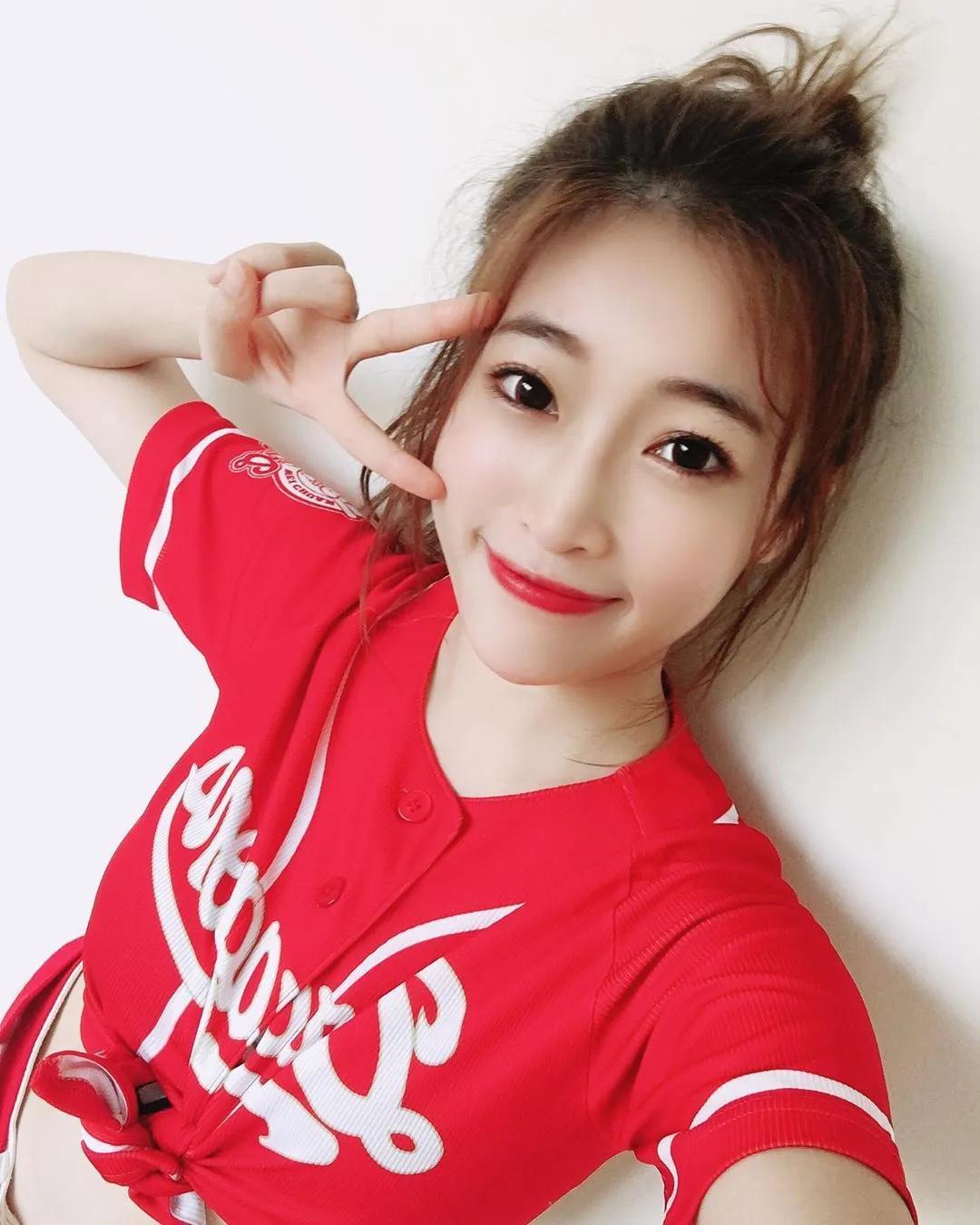 张心璇 萌萌的脸蛋跟大眼睛！这根本犯规啊(11)