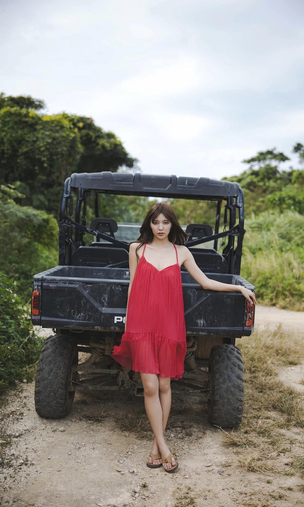 川津明日香寫真集「晴天、沖縄、気持ちいい」 (104P)(75)