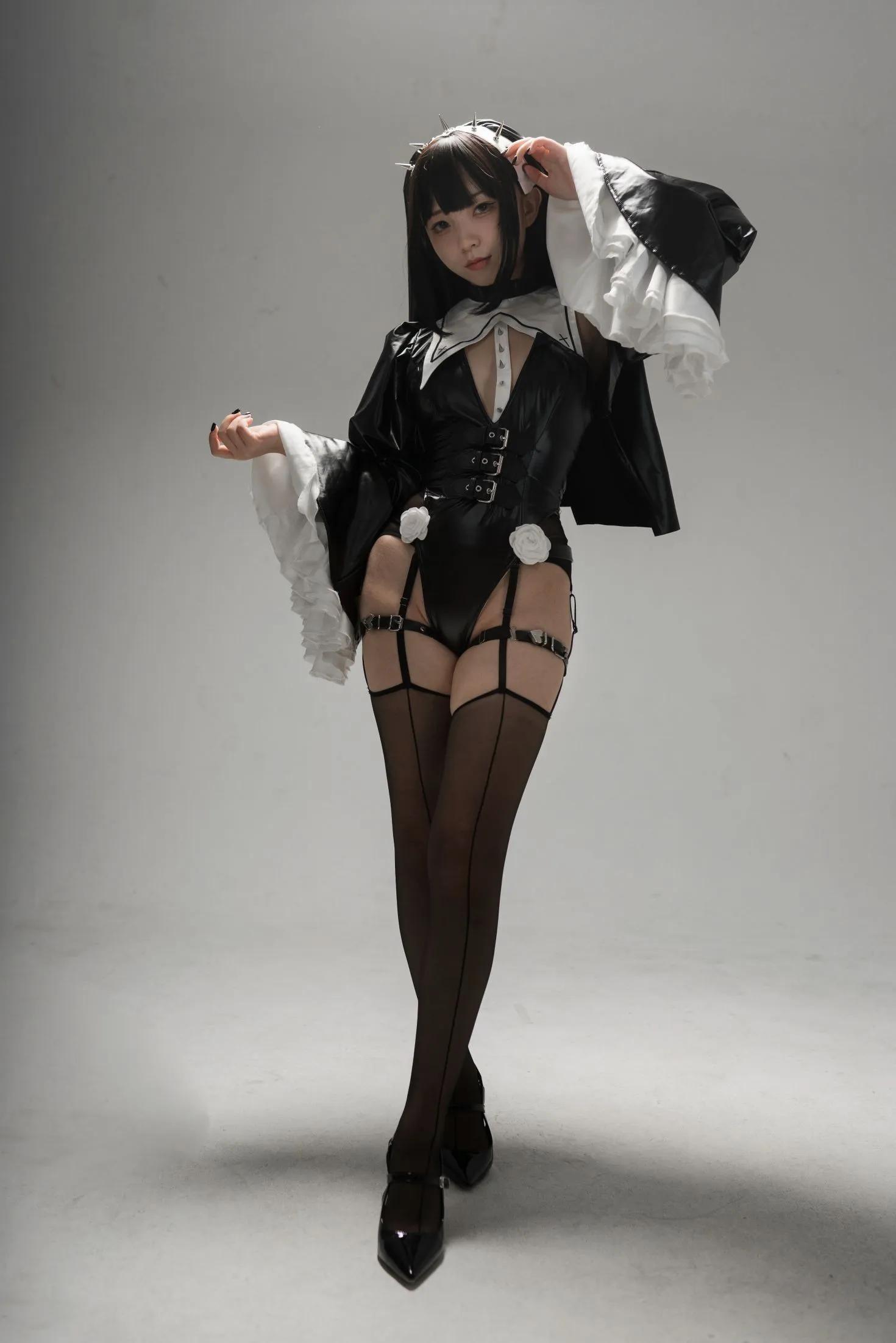 花铃 黑丝修女(76)