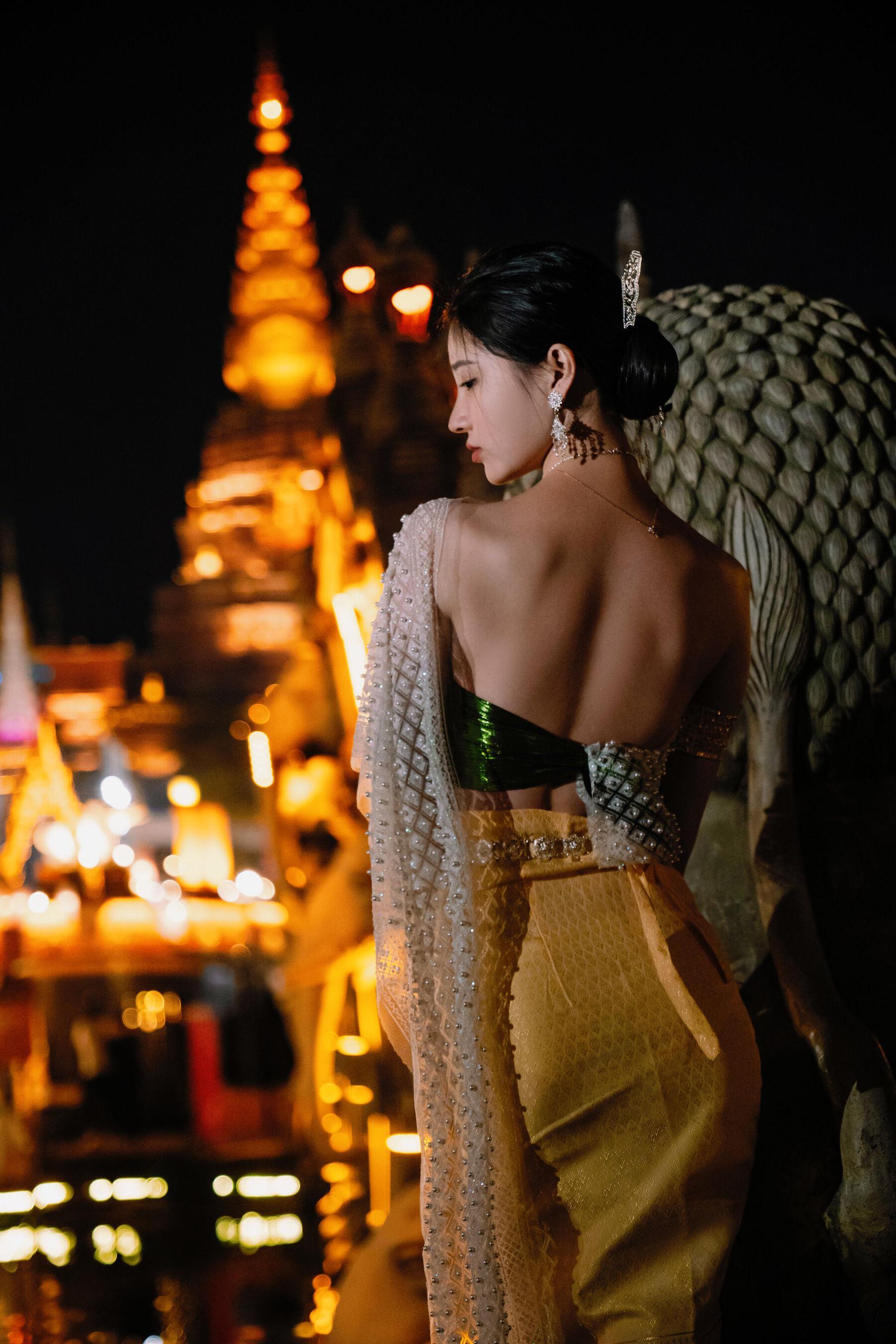 国模套图 年年《玉兔公主》(27)