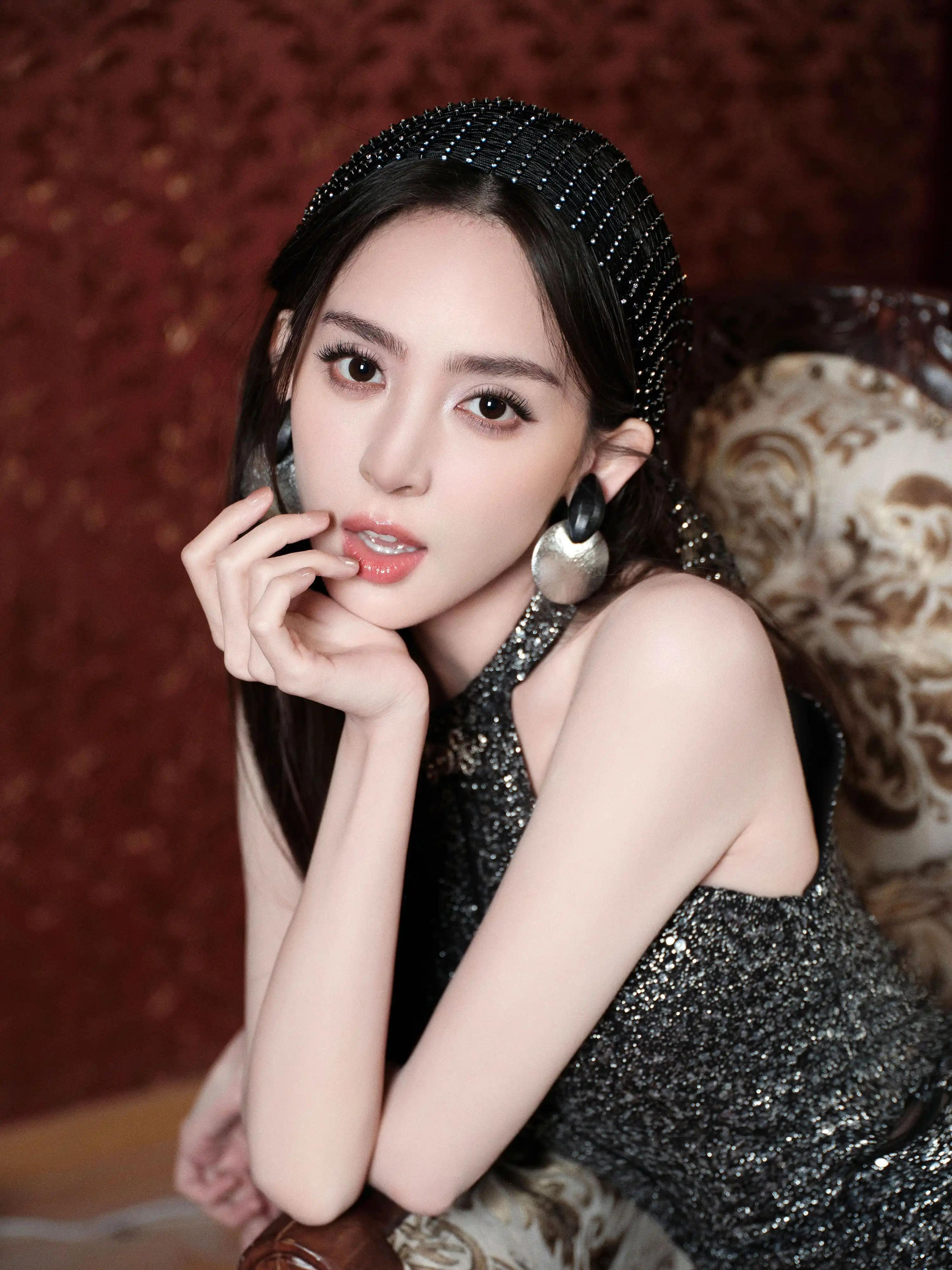 流光溢彩呈现别样复古魅力—古力娜扎[高清套图](4)