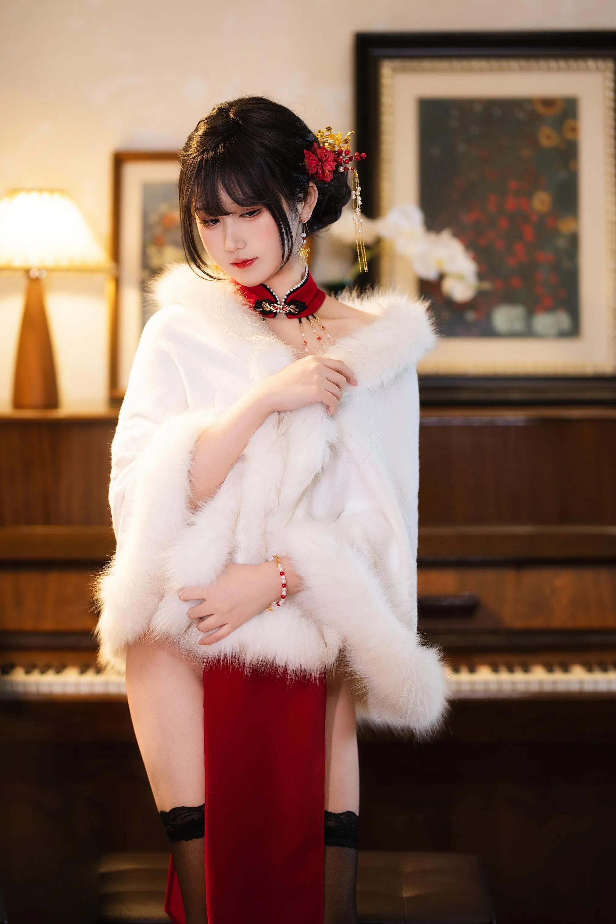 三度 69 - 红丝绒旗袍(1)