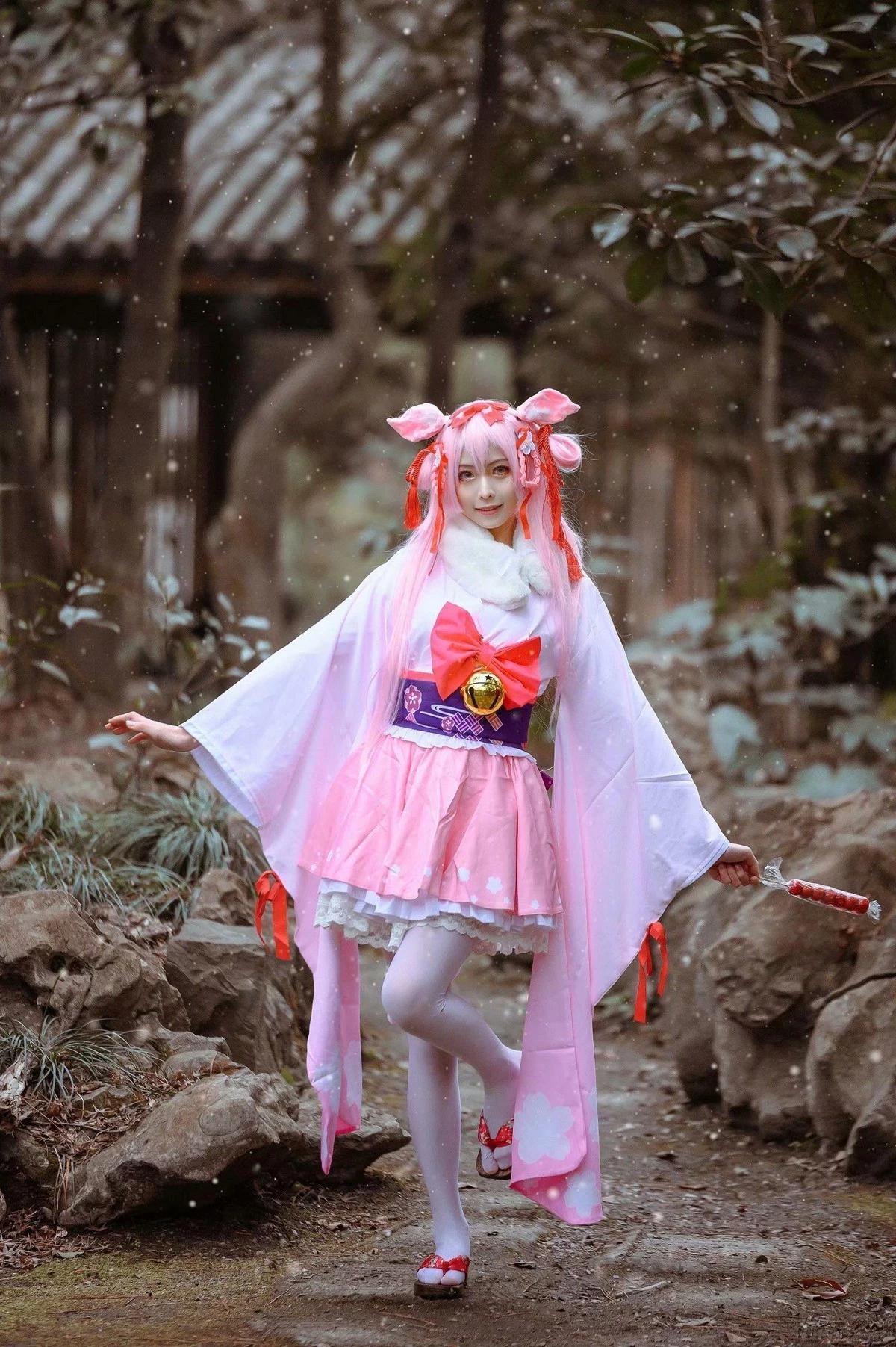 Coser美女櫻島嗷一碧藍航線COS正片主題私房性感聖誕服飾配黑絲襪誘惑寫真29P(20)