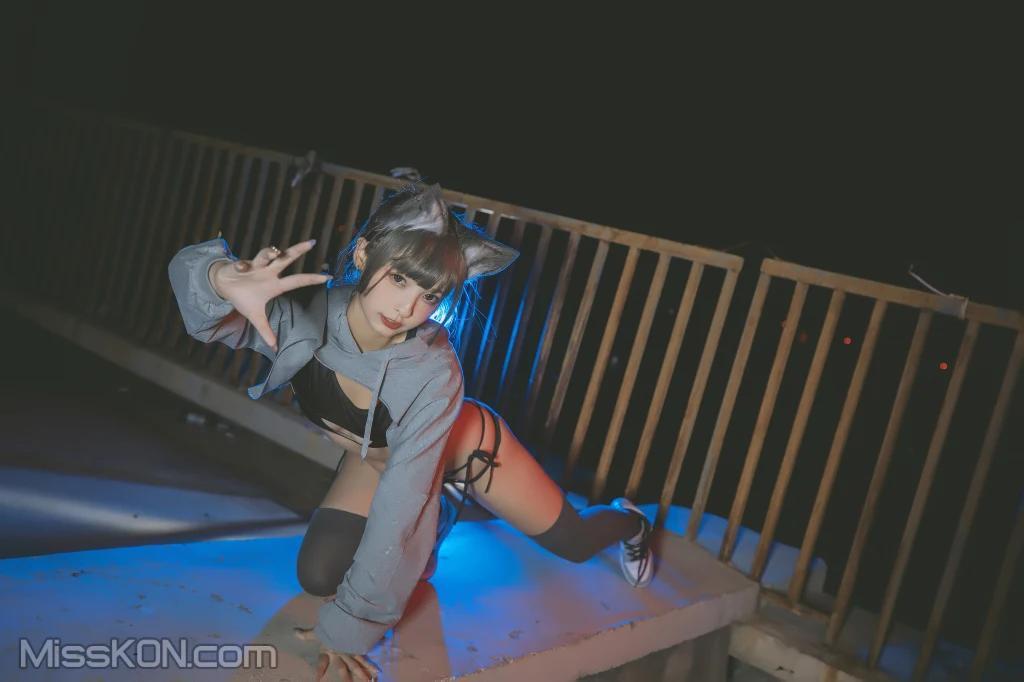 Coser@神楽坂真冬 Vol.060: 绝对企画-狼妹&兔娘《危険な耳》 (150 photos )(46)