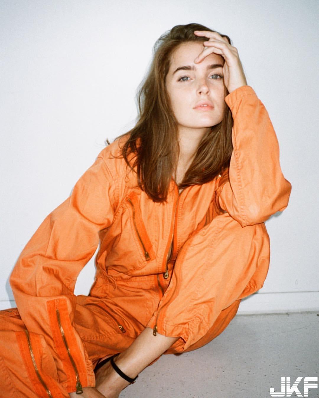 欧美正妹  Jessica Wall「浑圆自然散开」超柔软