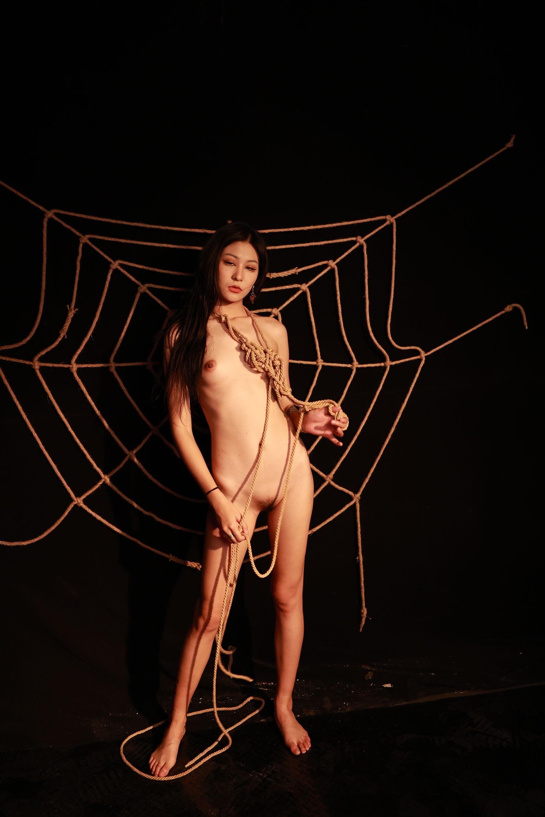 国模套图 国模韩小雅（娇娇、绝妹）大尺度人体私拍套图(521)