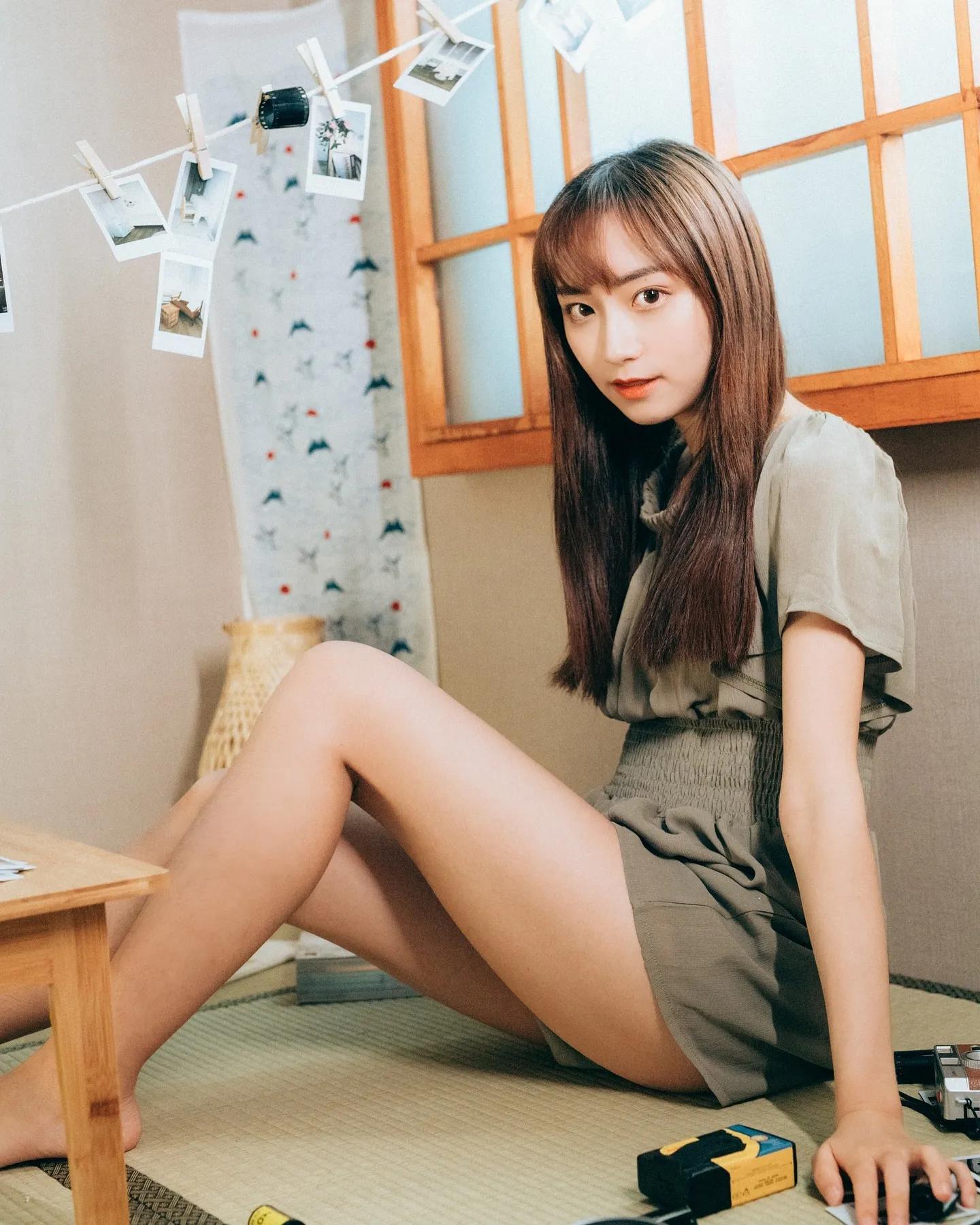 气质美女「叶欣宜」甜美灿烂笑容让人都融化了(1)