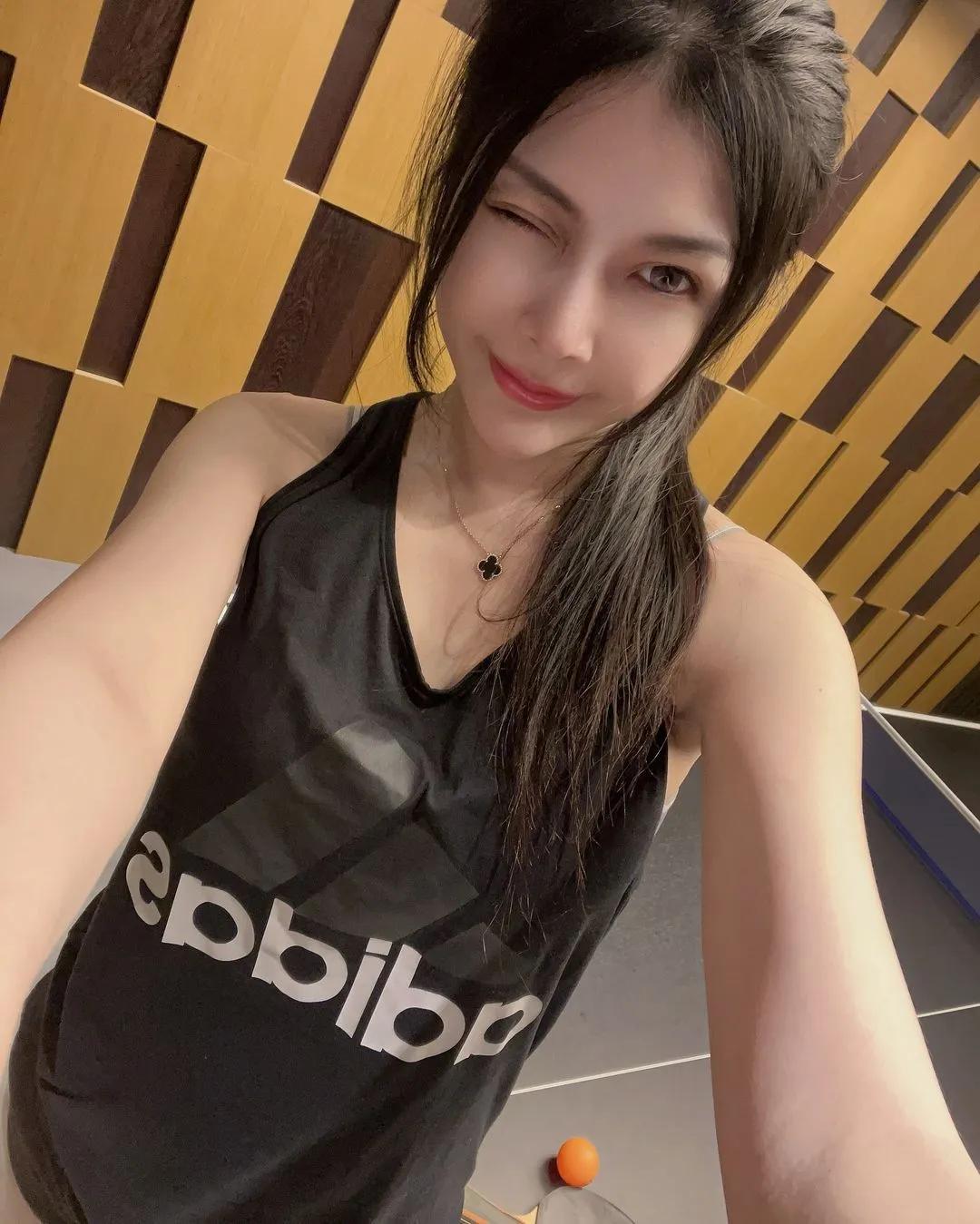 「湘湘Xiang」大眼电力十足 身材比例让你冻未条(14)