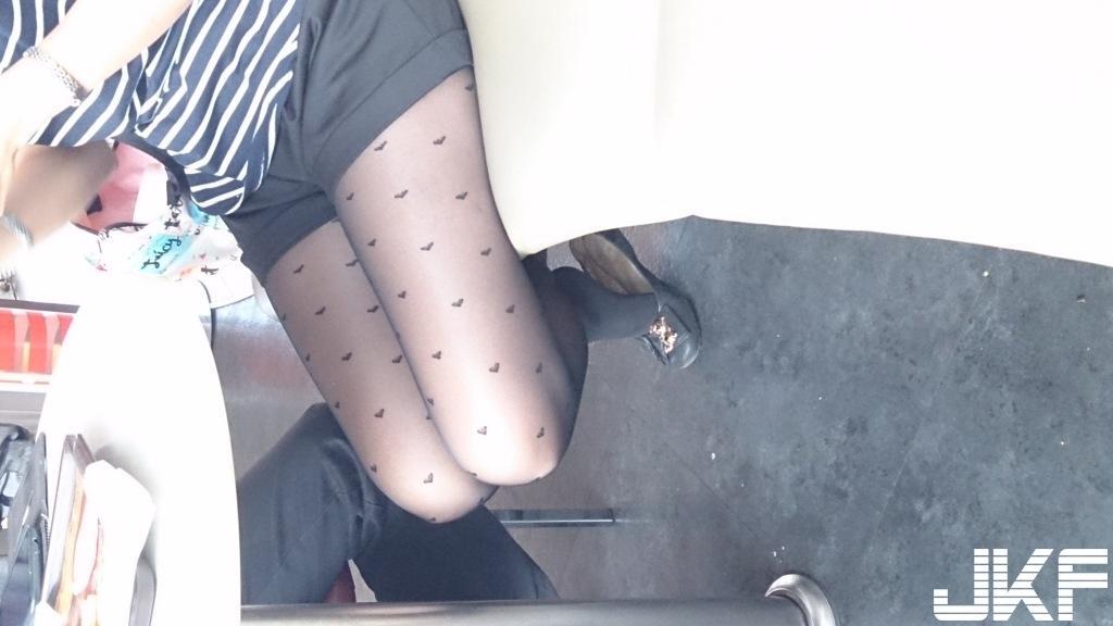 好朋友换穿黑丝心心袜(10)