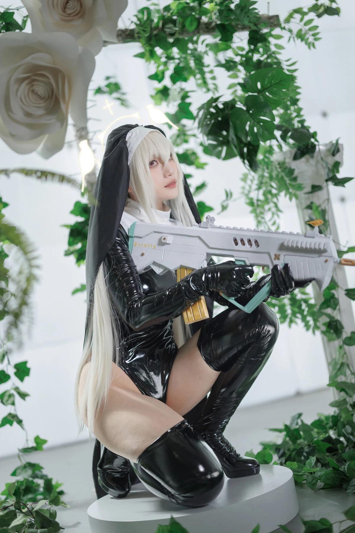 Corer美女Cien恩恩歌住櫻子主題修女裝扮黑色皮質連體衣秀翹臀美腿誘惑寫真34P(16)