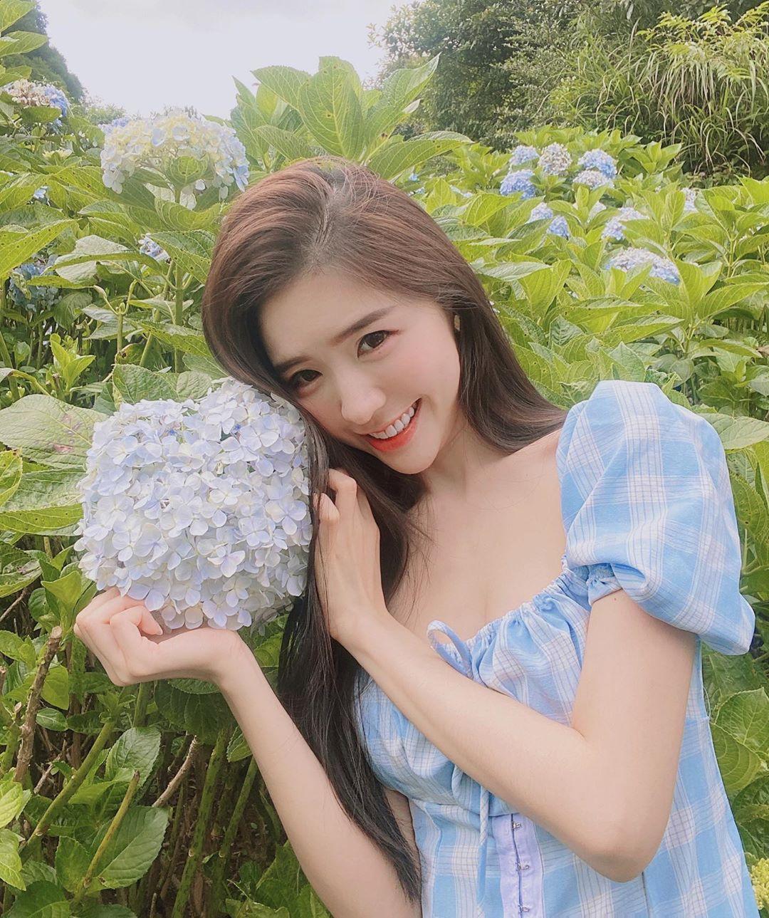 Angela张安琪 极品网美凶狠身材秒杀网友(5)