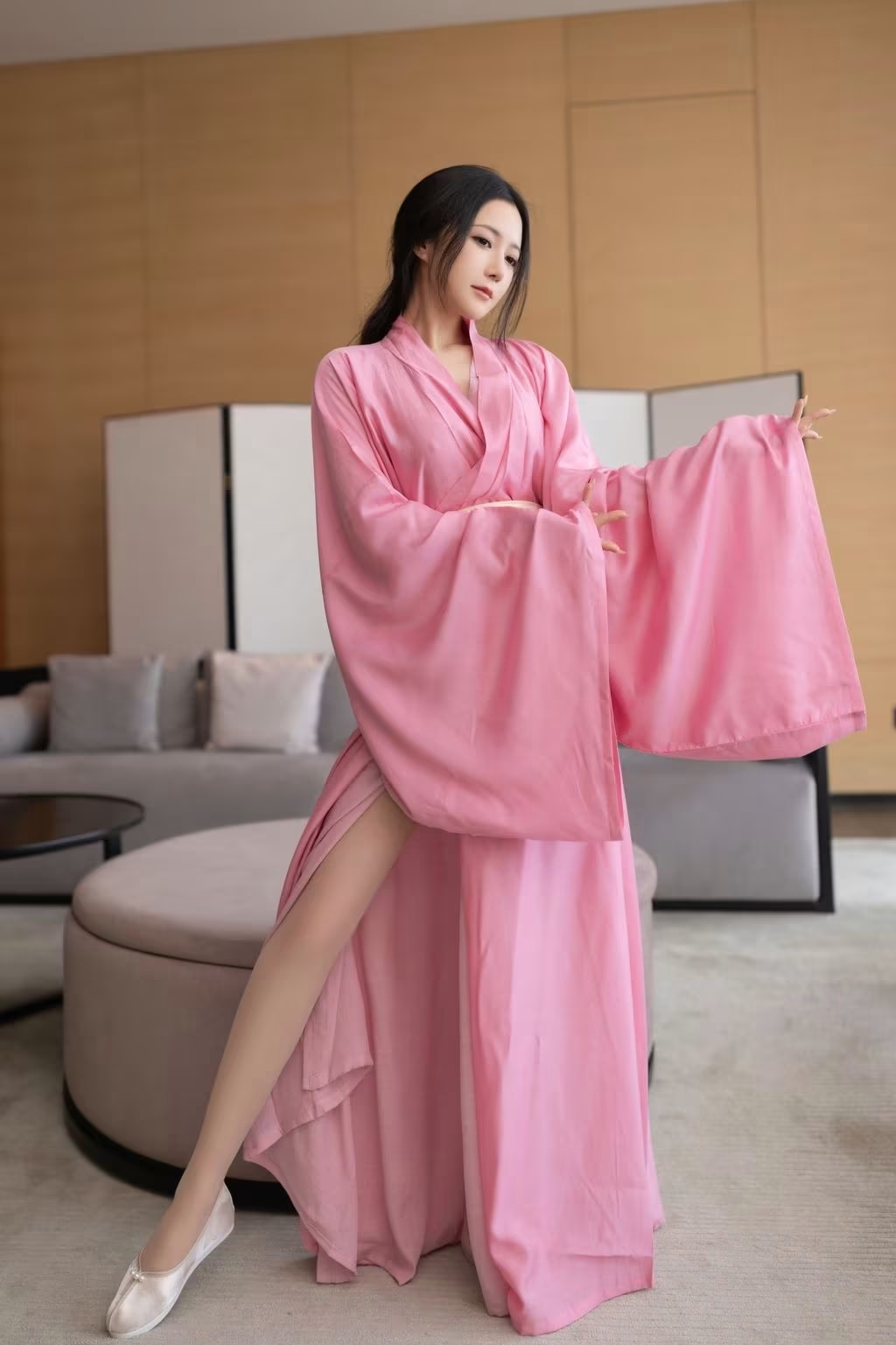 [內購無水印] 魚子醬Fish： 秀人網模特 月影紗 (120 photos) - ( Page 1 / 6 )(16)