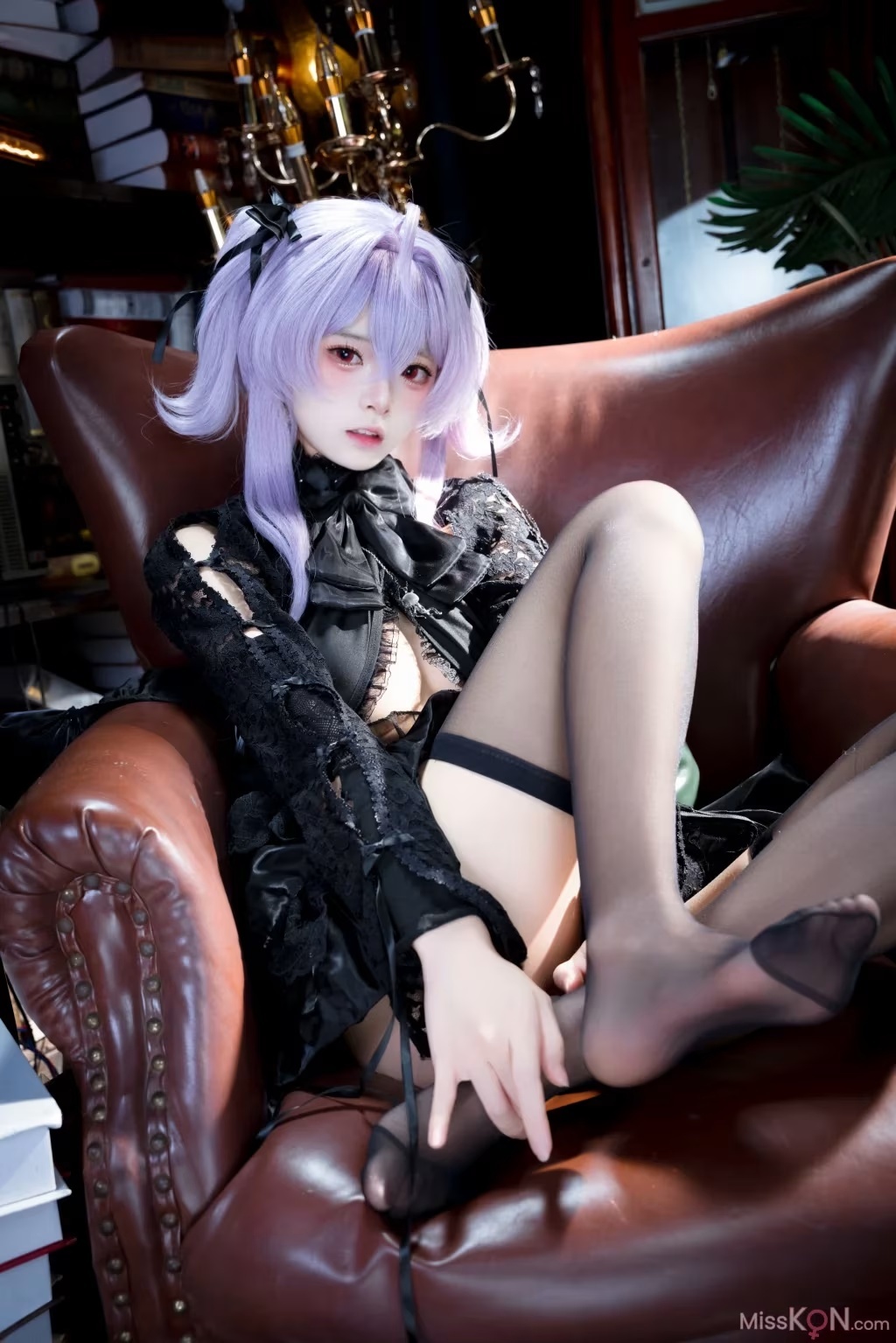 二次元少女九柒喵身著NIKKE水母轉盤皮等身姿態(11)