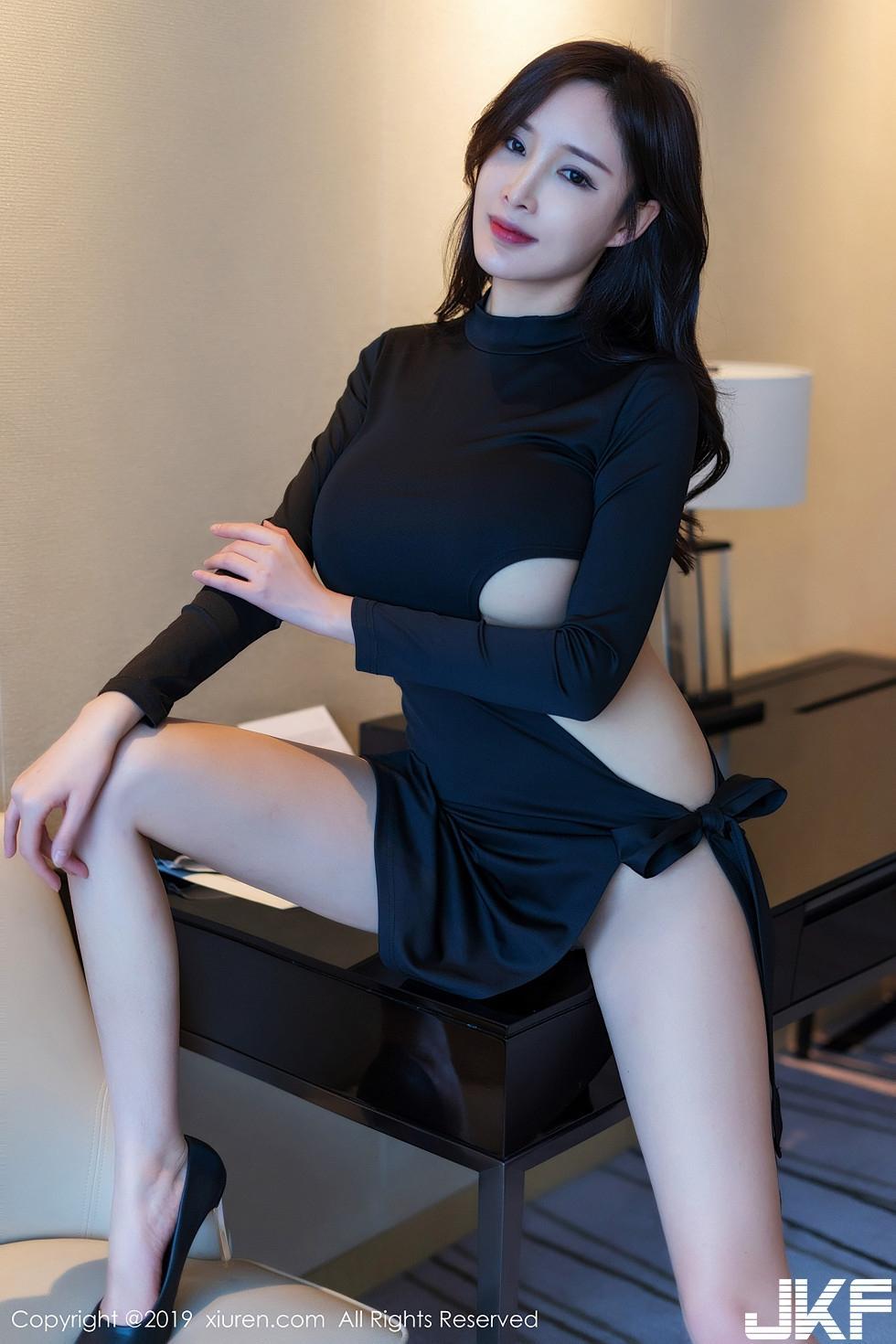 女神奶瓶土肥圆灰色蕾丝情趣内衣秀完美身材豪乳诱惑写真(41)