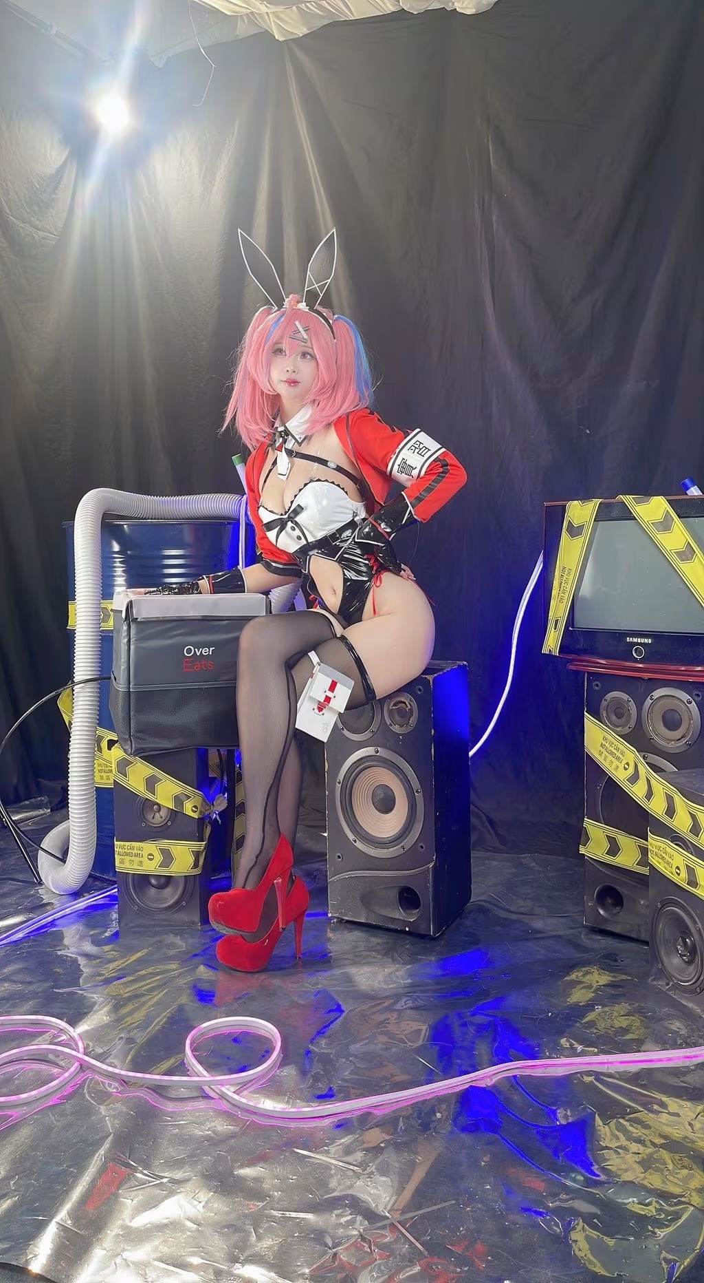 Coser@Sayo Momo & Pyon & ZinieQ： 外賣兔女郎 (140 photos) - ( Page 1 / 7 )(116)