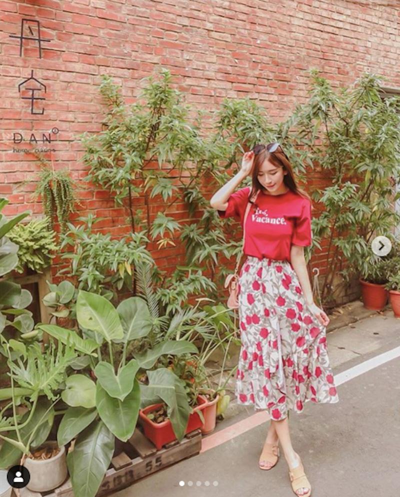 长荣美女空姐「Resa暄暄」肤白貌美像白雪公主，飞机上遇到也太幸运啦！-小湿妹图(6)