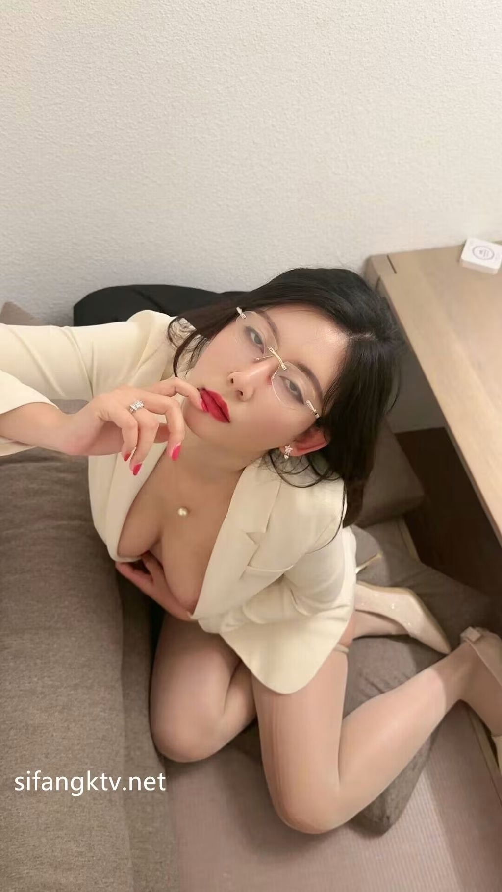 XR無碼 新星李雅：秀人網模特勁爆私拍合集(2)