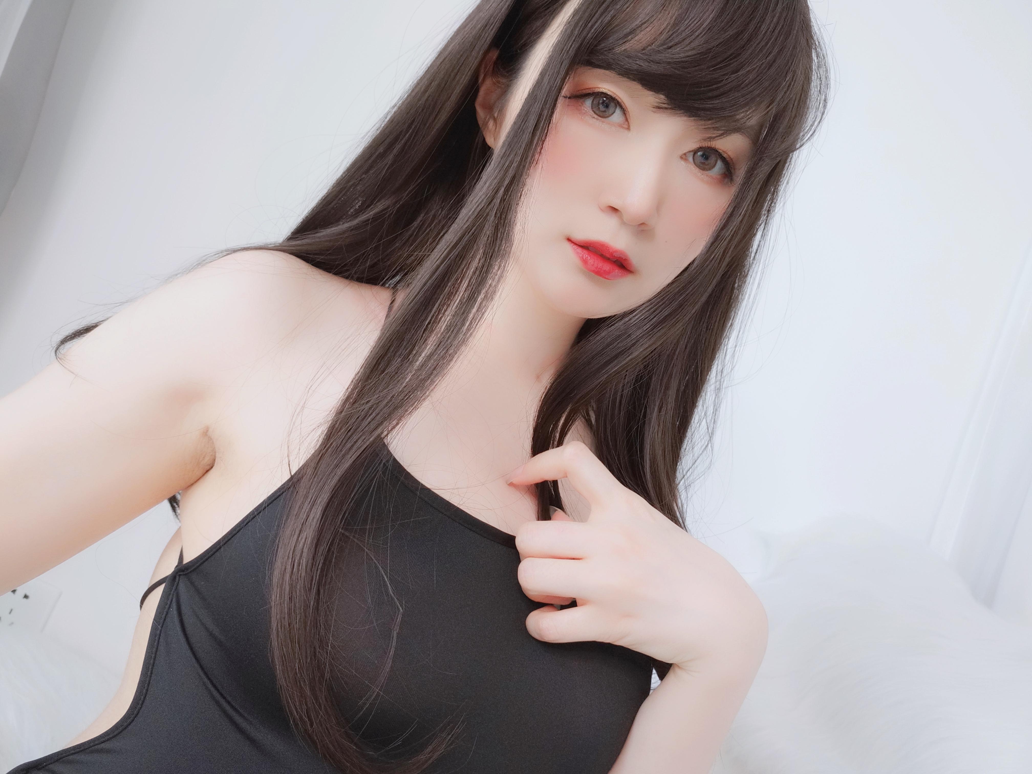 这衣服好像有点紧耶(14)