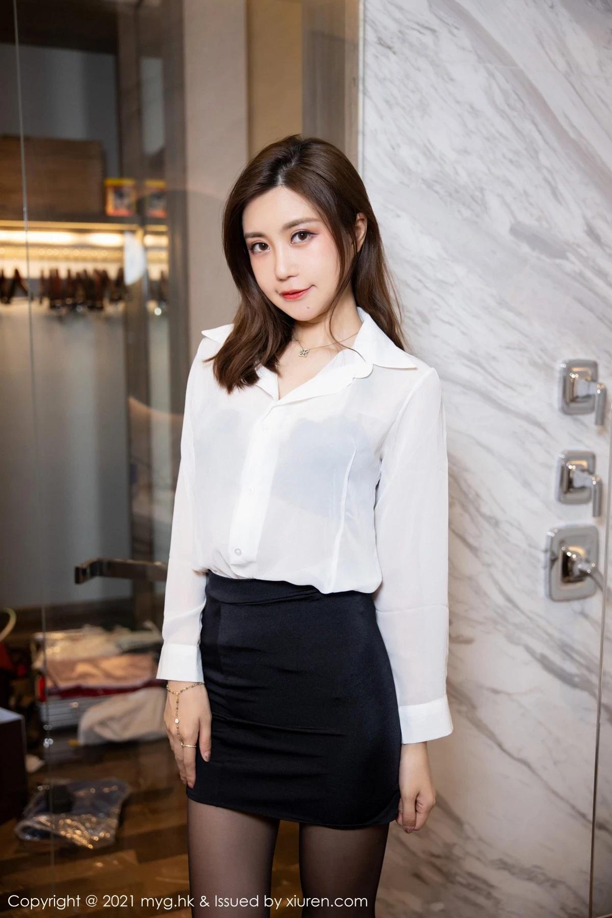 [MyGirl美媛館]Vol.575_女神綺里嘉Carina杭州旅拍浴室黑白職業裝配黑絲褲襪誘惑寫真66P(36)