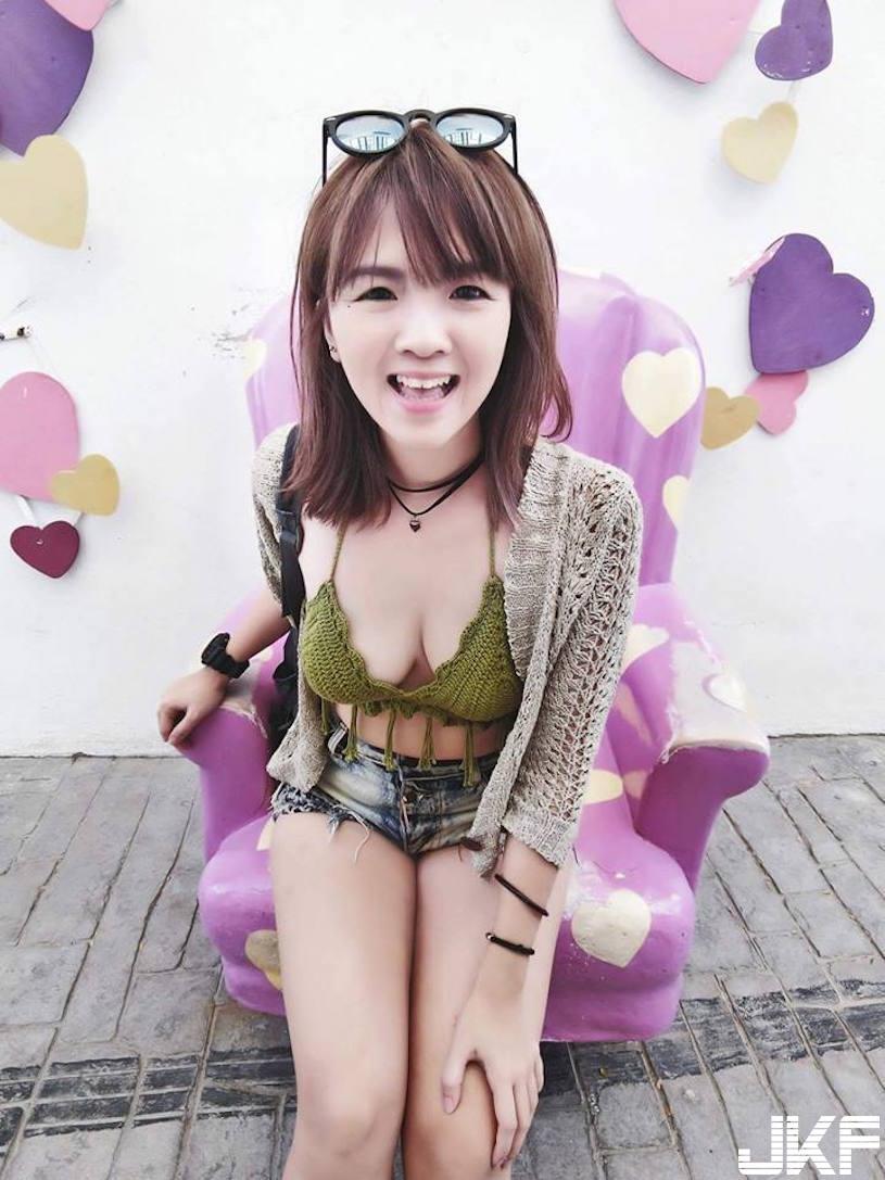 爱满出来！超犯规「E奶爆乳妹」乳量有够凶残！ 一发「巨乳照」散发满满的爱…(24)