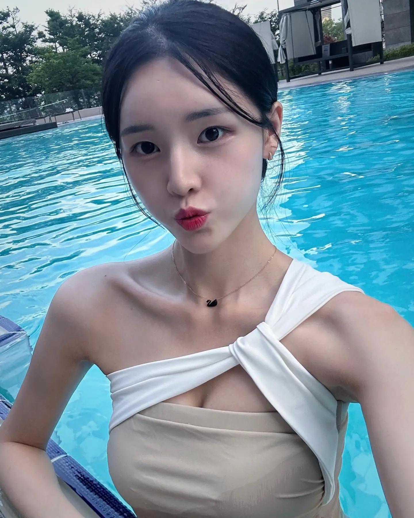 Park Sin-bi(朴信妃)详情介绍-Park Sin-bi(朴信妃)美图小说-Park Sin-bi(朴信妃)美图小说-迅雷下载-磁力-Myav范-(39)