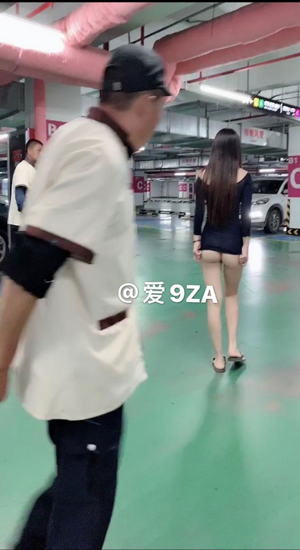 露出系网红@浅笑心柔透明装大爷前露出合集(15)