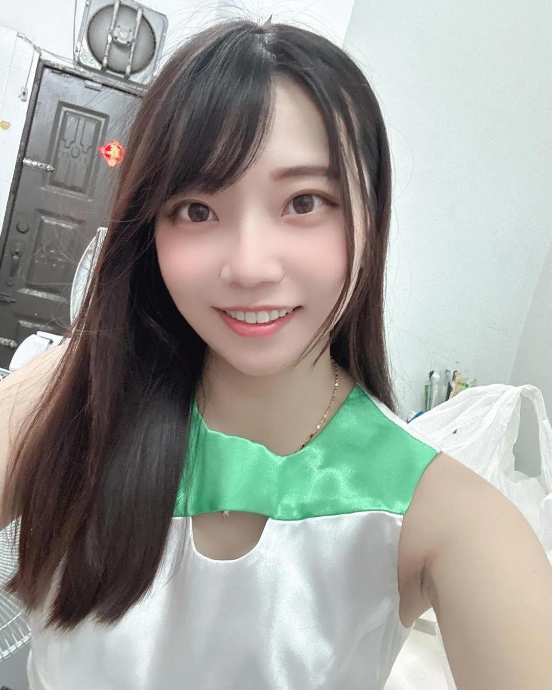 邻家美女「庭庭」气质脸蛋搭配甜美微笑 恋爱感十足(2)