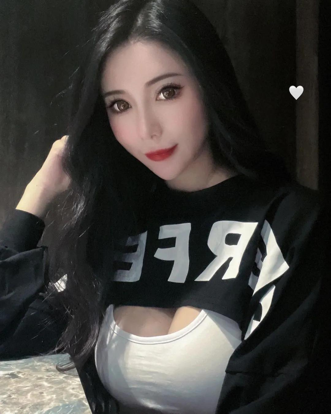 暧昧勾魂美护士「 沈琪琪77」撩人辣体无法忽视　小巧挺翘蜜桃臀摇摇引战-小湿妹图(5)