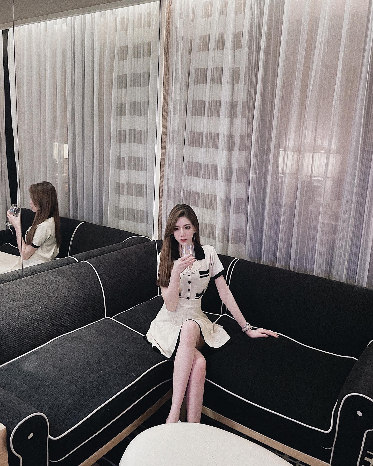 长腿俏妞「姮谕」完美身材曲线表露无遗 撩人指数爆表(8)