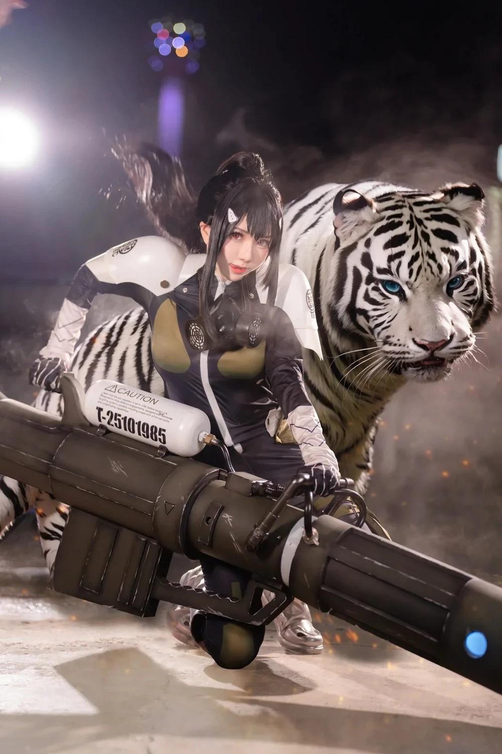 Sally Dorasnow - Mina Ashiro(24)