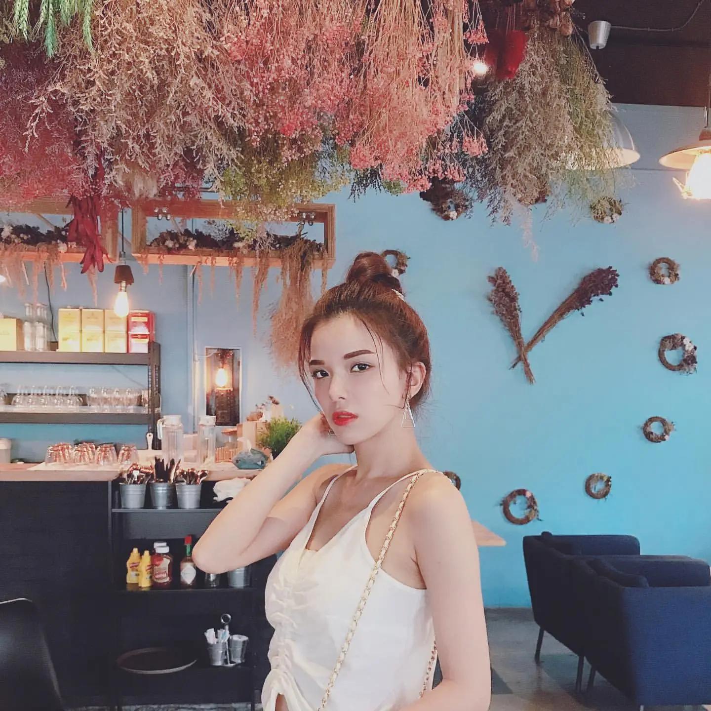 美胸好惊人 衣服也挡不住胸前波涛汹涌 谢凯蒂 Katy(11)