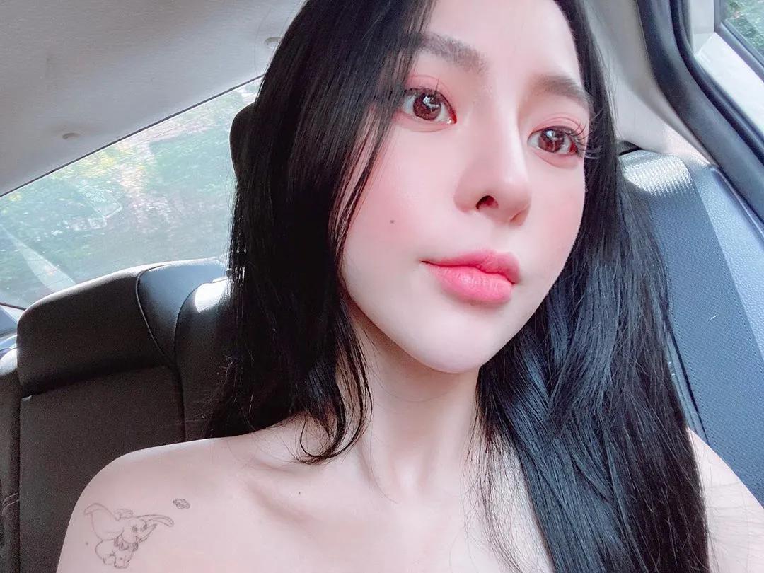 徐逼逼 外形神似某明星...身材也超惹火(8)