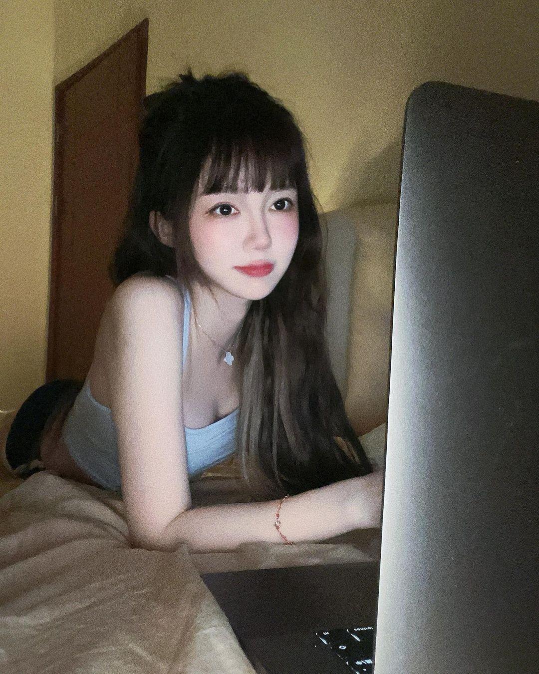 大眼正妹「翁子婷」清纯外表下是火辣身材，仙气爆棚美哭网友，让人小鹿乱撞好羞呀(10)