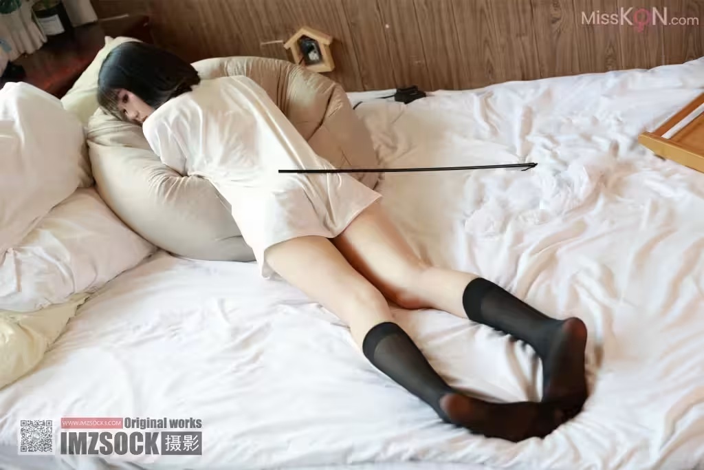 [MZSOCK愛美足] No.340： 秋秋 (118 photos + 1 video) - ( Page 1 / 2 )(4)