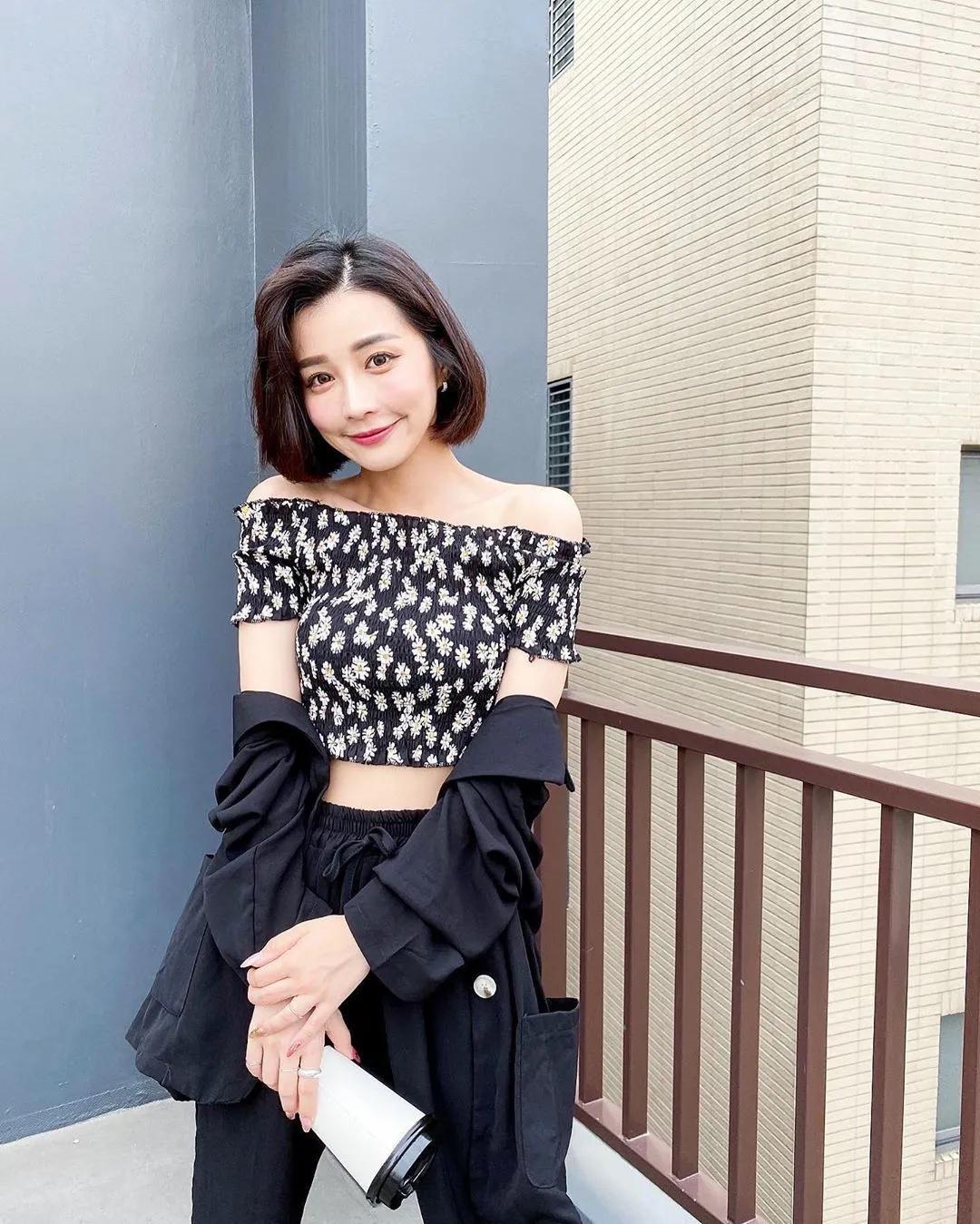 平面外拍正妹 彤 羽超正颜值身材也凶凶的 棒棒的(2)