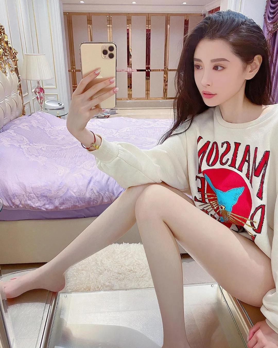 腿控福利！超逆天「九头身辣妹」美腿视角大放送！IG里满满的诱惑画面...(9)