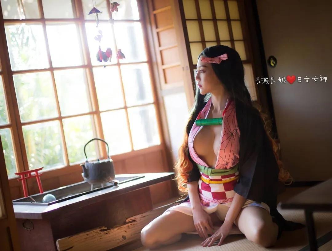 爆乳祢豆子竟是「日文老师」！长瀬昆妮的「乳之呼吸」让学生通通招架不住啦！-小湿妹图(4)