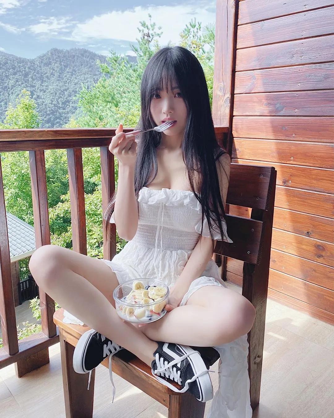 赵兔兔 人如其名就像只可爱的小白兔一样