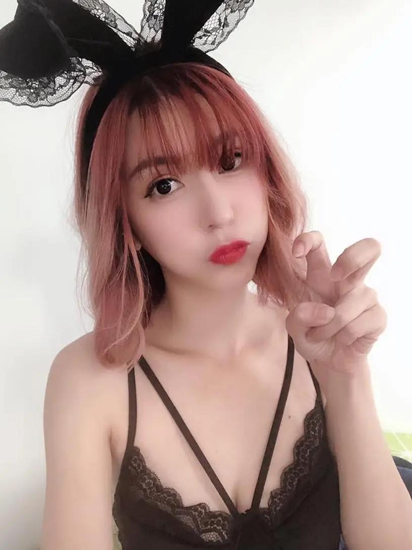 性感长腿爆乳辣妹「Via潘维亚」，黑色内衣充满魅惑吸引力！(4)