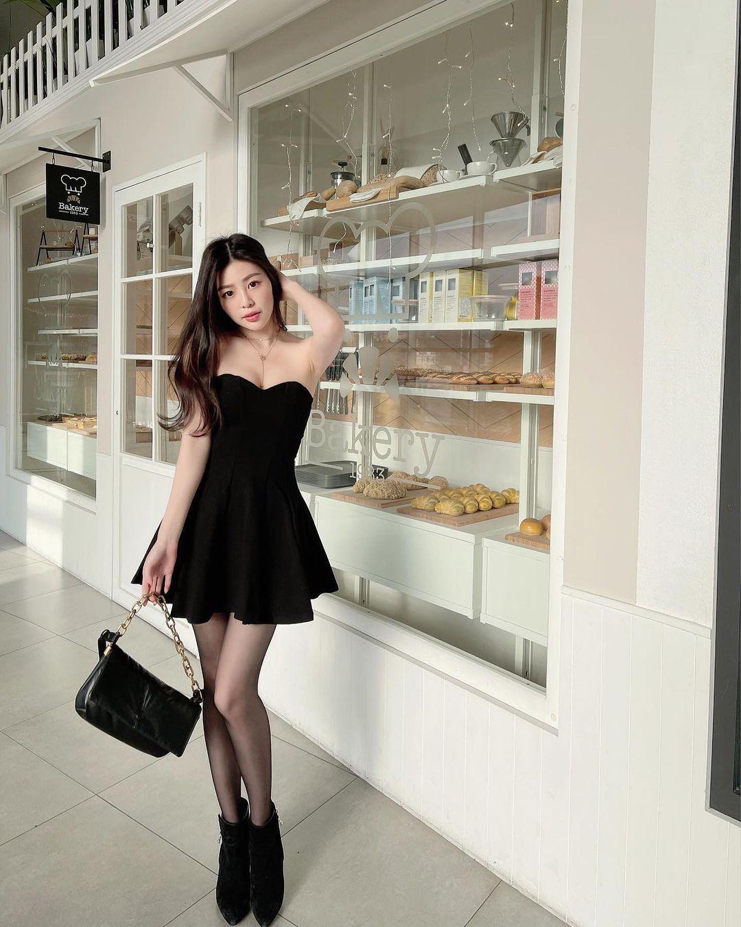 高颜值美女「Iris」闪亮雪白肌让人垂涎，超完美脸蛋＋诱人身材谁受得了！(1)