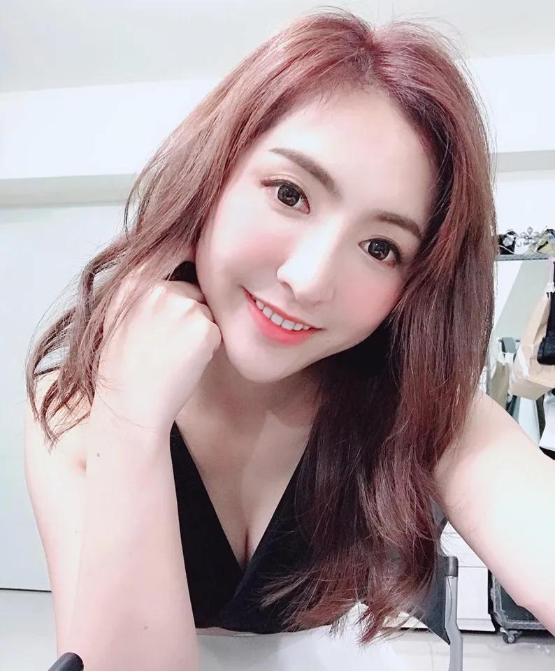 气质女神「Sophy 若妘」曝光真实面貌？！小黑妞模样吓坏粉丝-小湿妹图(3)