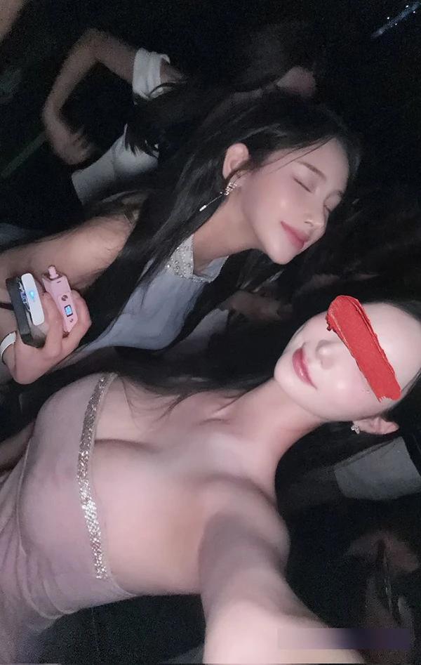 反差福利姬@Celine_Wyc我是一只羊诱惑图集(26)