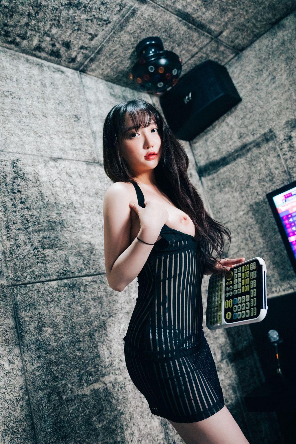 [Loozy] Son Ye-Eun (손예은): Player (S.ver) (154 photos)(115)