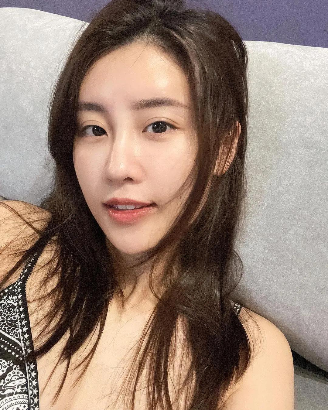 白皙美乳妹「林真亦YUNA」中路大开！肉体有够凶爆(8)