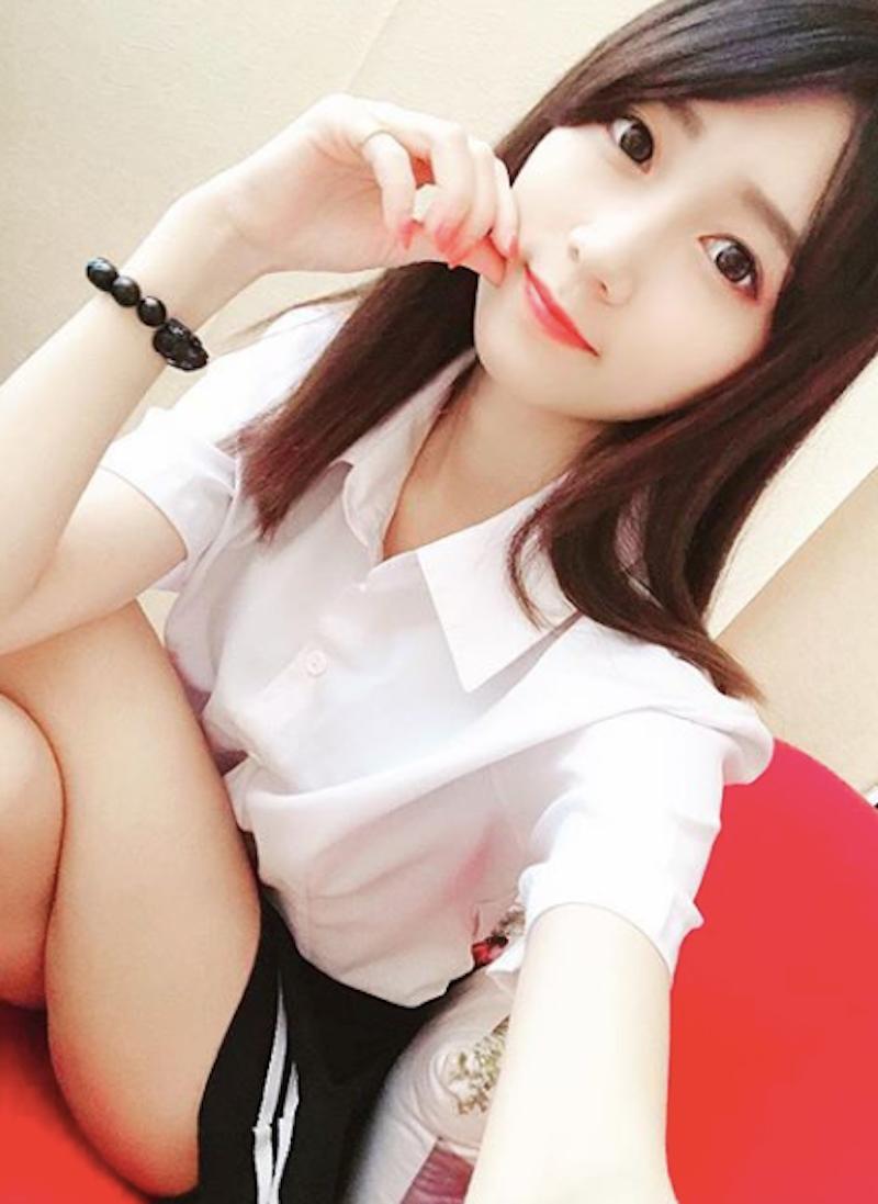 清纯系妹妹直播主「小彩」造型多变～性感甜美兼得让网友忍不住追踪！(3)