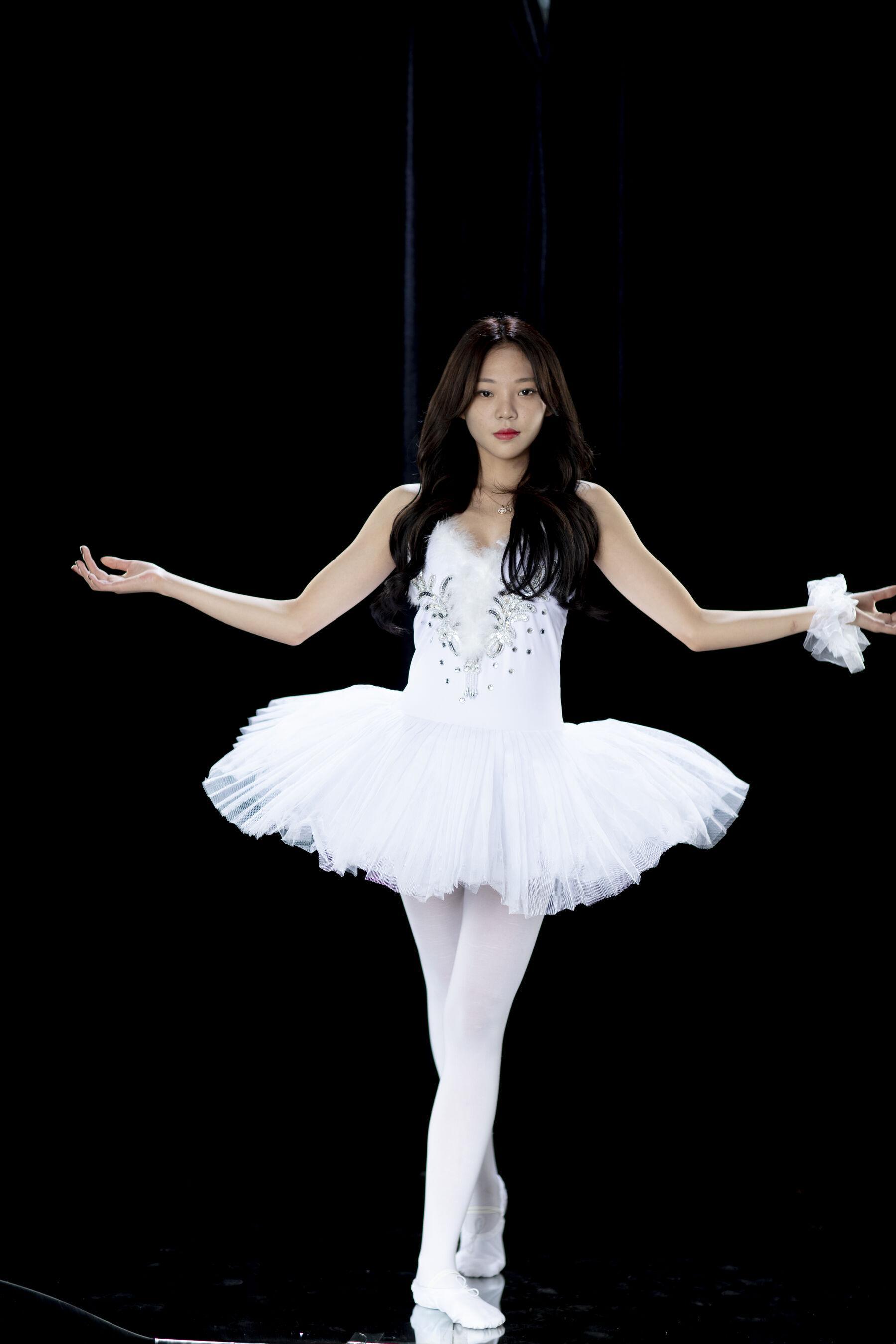 黄甫 国模辛迪大尺度人体私拍套图(106)