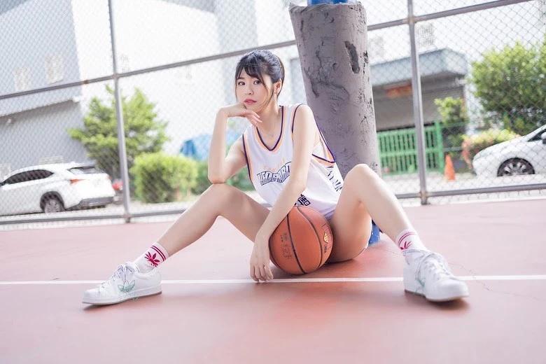 啦啦隊女神諺諺遭詐騙！12萬元成空，成為反詐騙大使 (11P)(11)