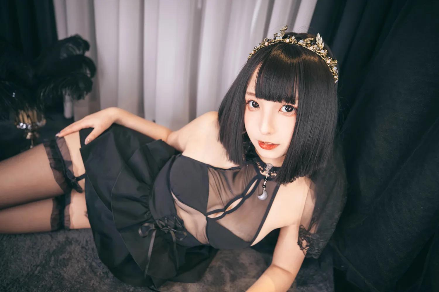 神楽坂真冬《黑色婚纱》美腿黄金比例勾引你(29)