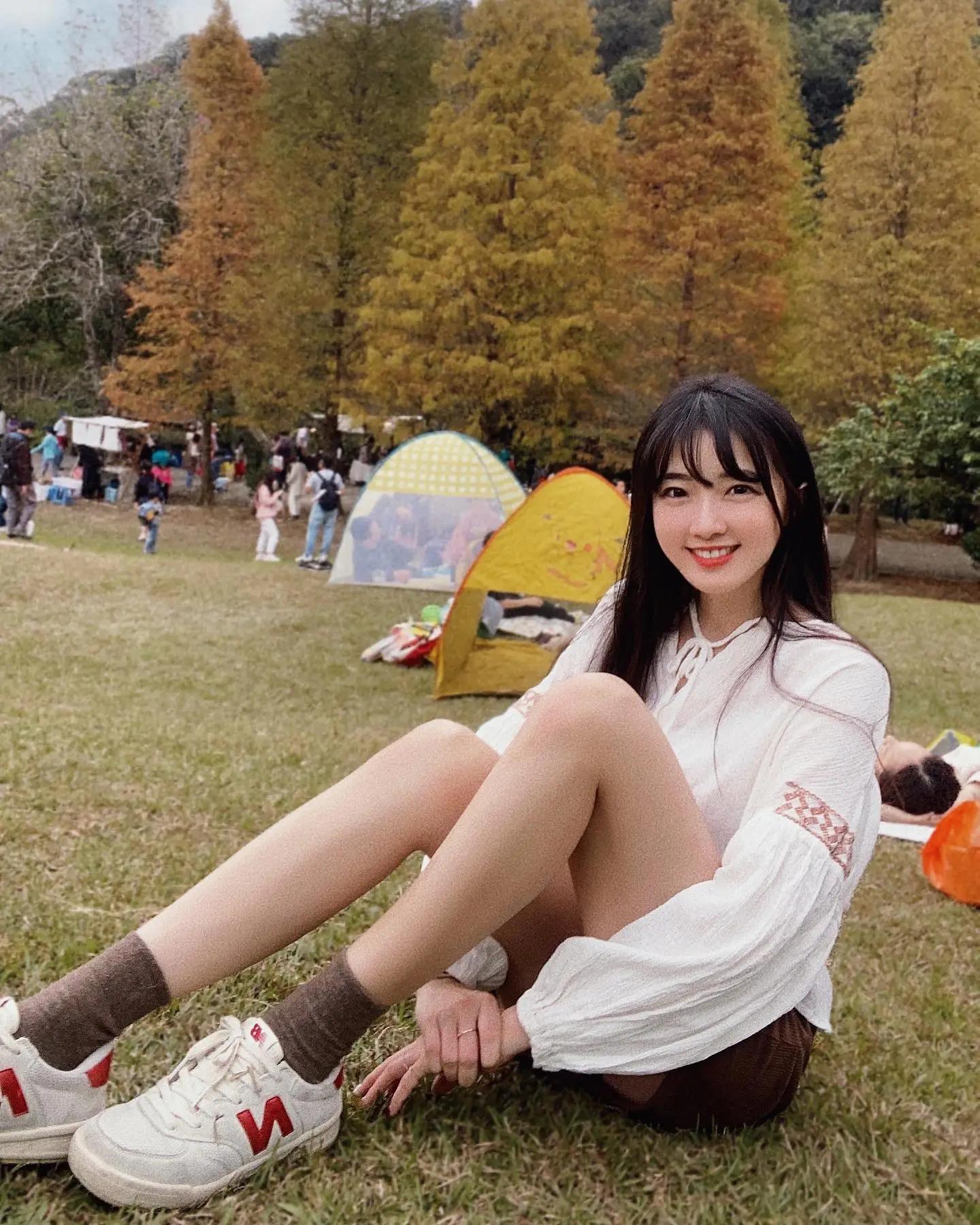 甜美正妹「林巧子」气质清新可爱，海浪都没她波涛汹涌，低胸画面太上火了！(9)