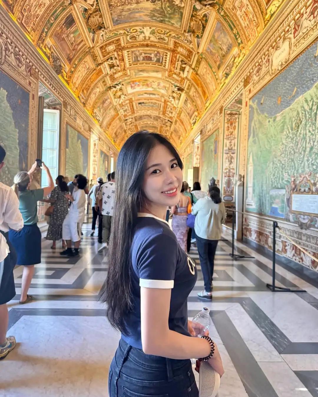 「张语庭」外型太正点 性感曲线惹火诱人！(19)